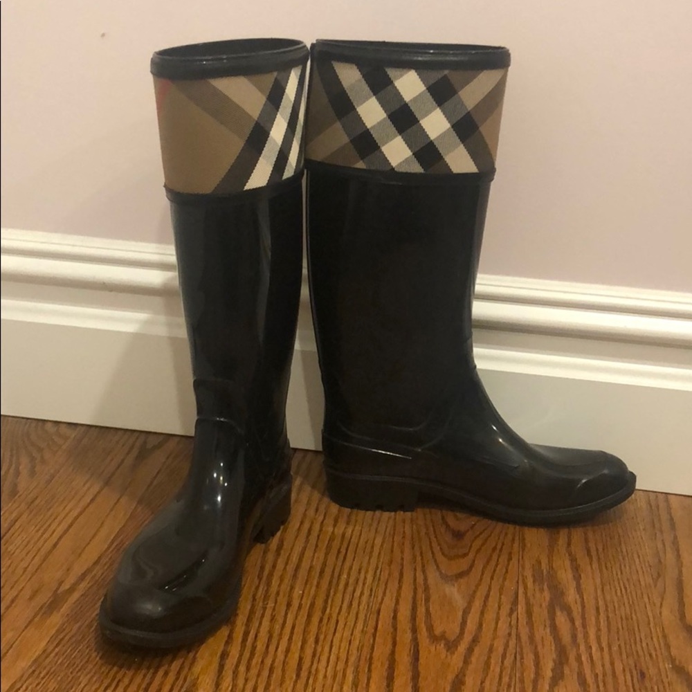 Authentic Burberry Rainboots
